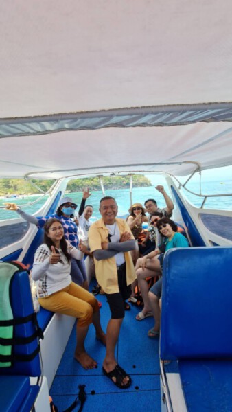 Bestvan-Rental.com บริการรถตู้เช่า-เหมาทั่วไทย Vip 10 ที่นั่ง และ 13 ที่นั่ง (38)